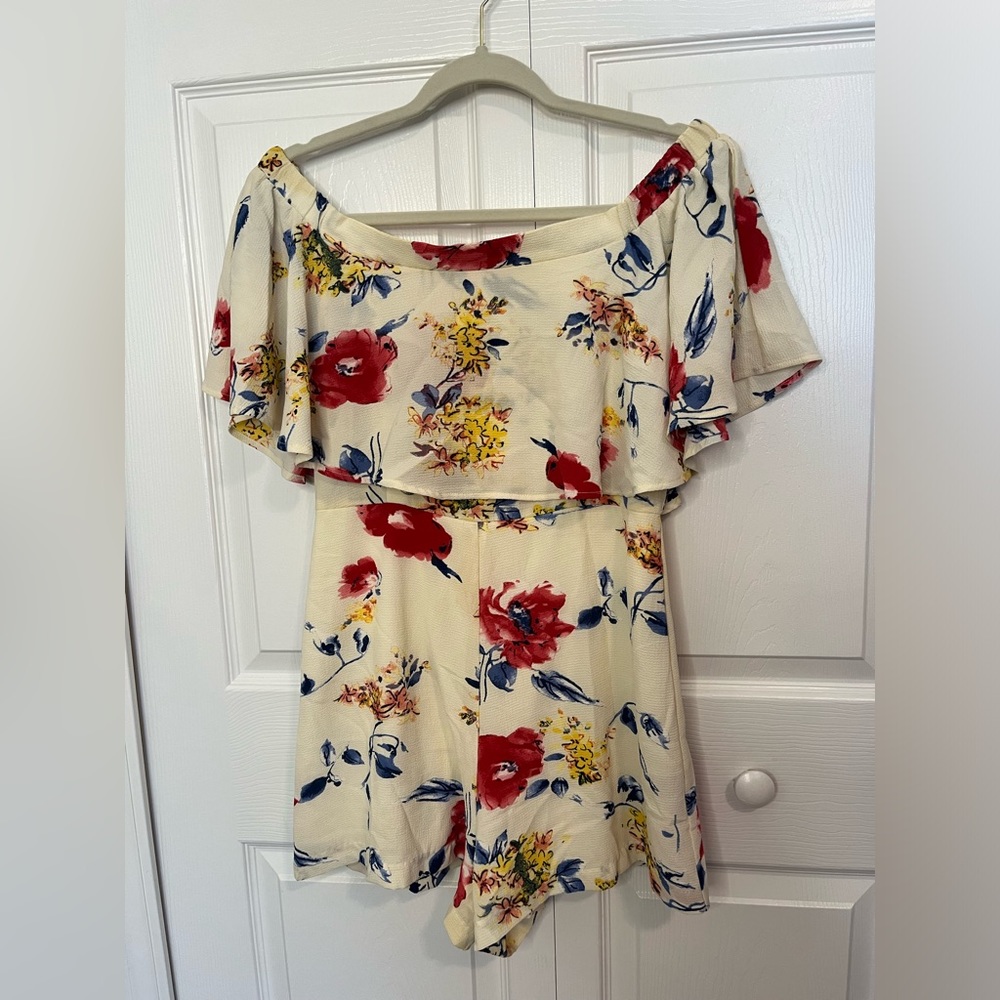 A. Calin Los Angeles Cream Floral Off the Shoulder Romper Size M